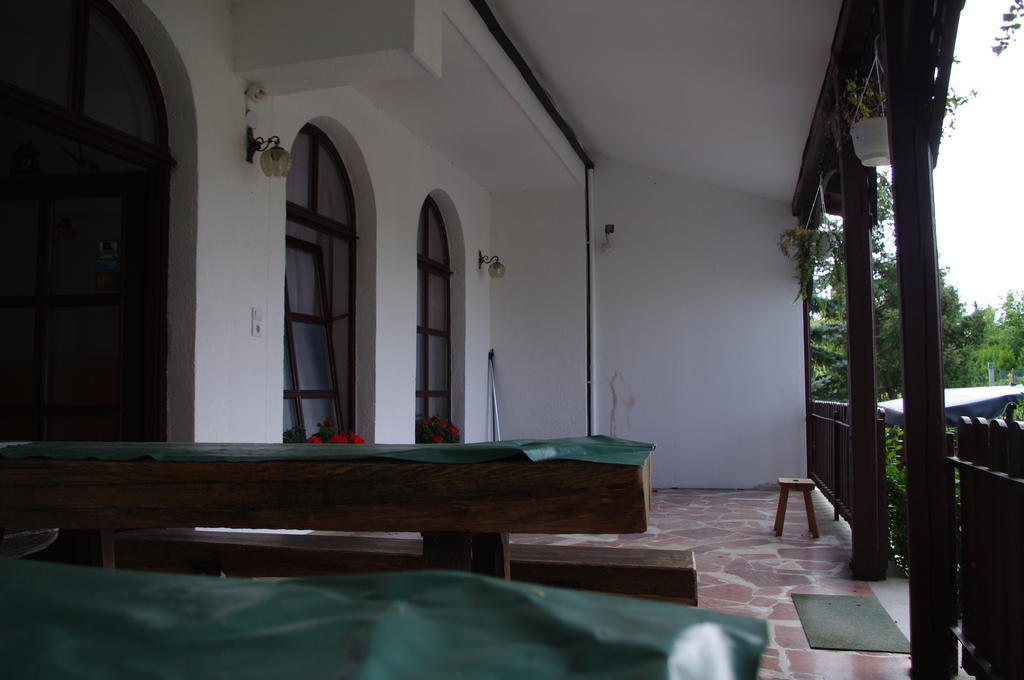 Horvath Kert Vendeghaz Hotel Zirc Bagian luar foto