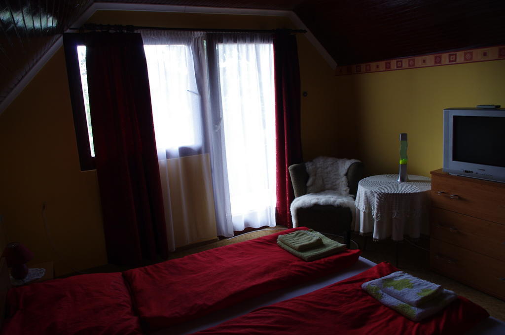 Horvath Kert Vendeghaz Hotel Zirc Bagian luar foto